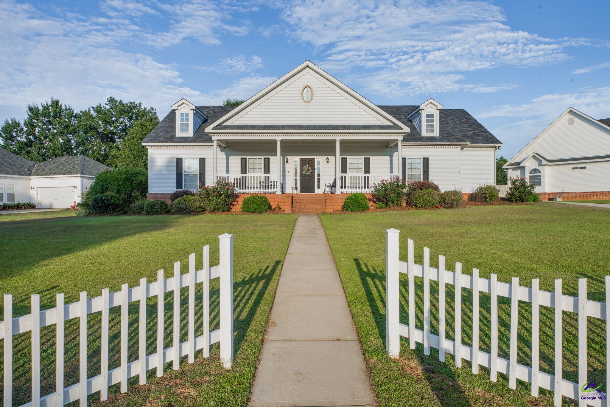 210 Silk Tree Trace