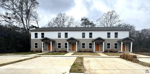 305 N Fourth Street Warner Robins GA 31093