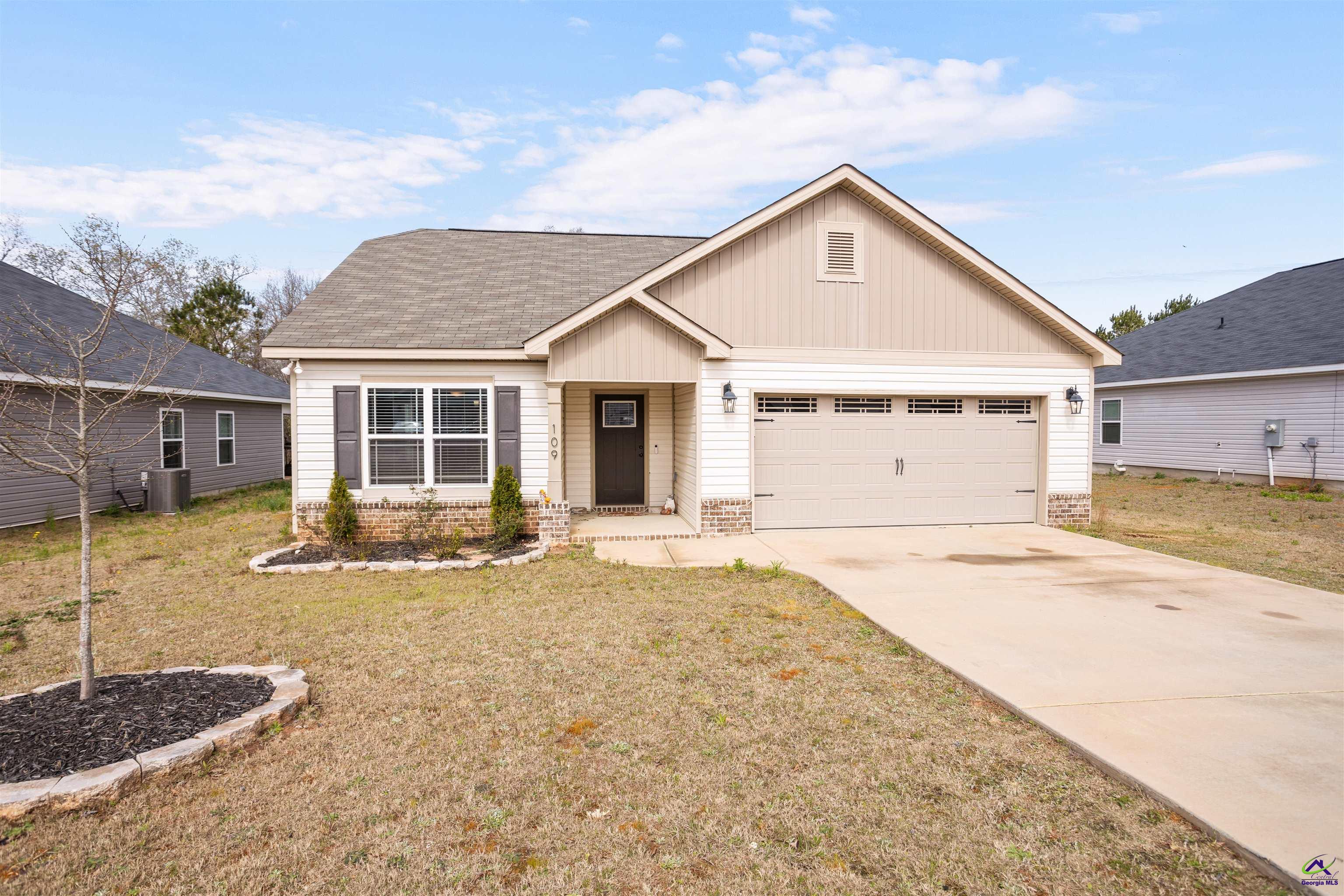 109 Red Tail Circle