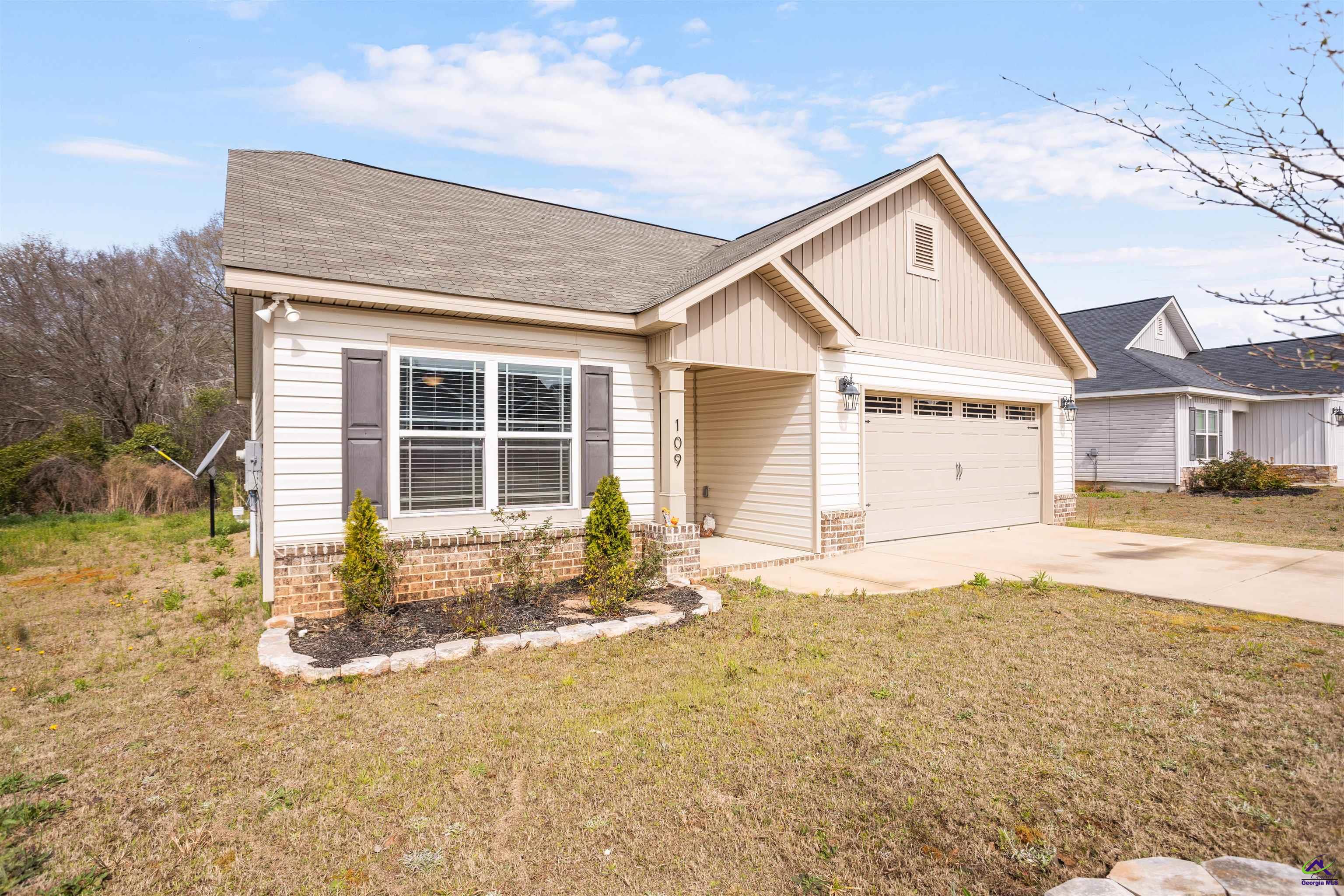 109 Red Tail Circle