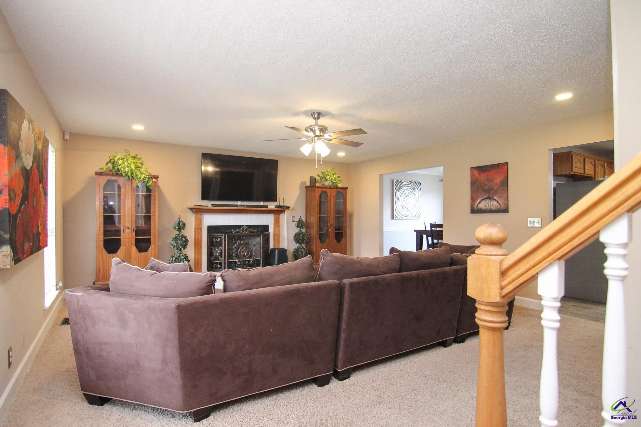100 Scarlett Drive