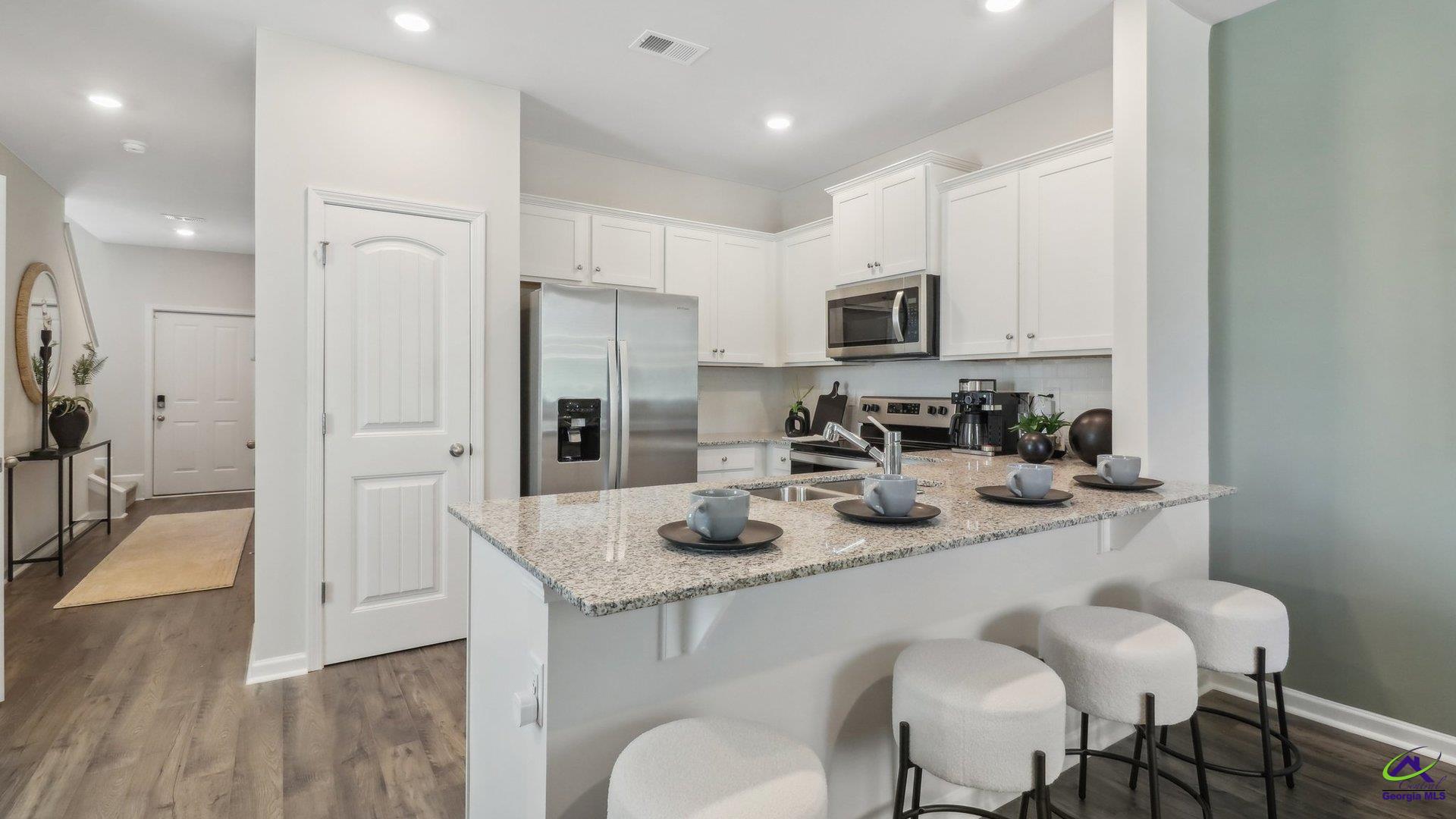 124 Kenmore Circle