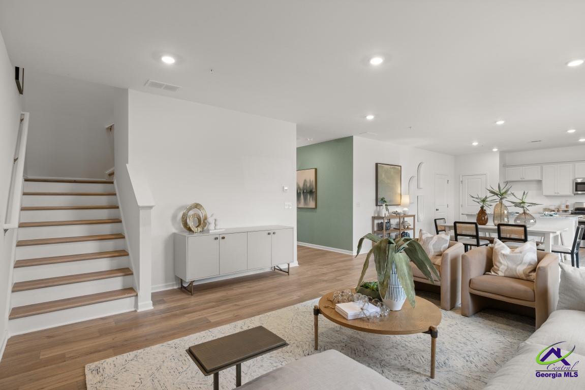230 Old Hollow Way