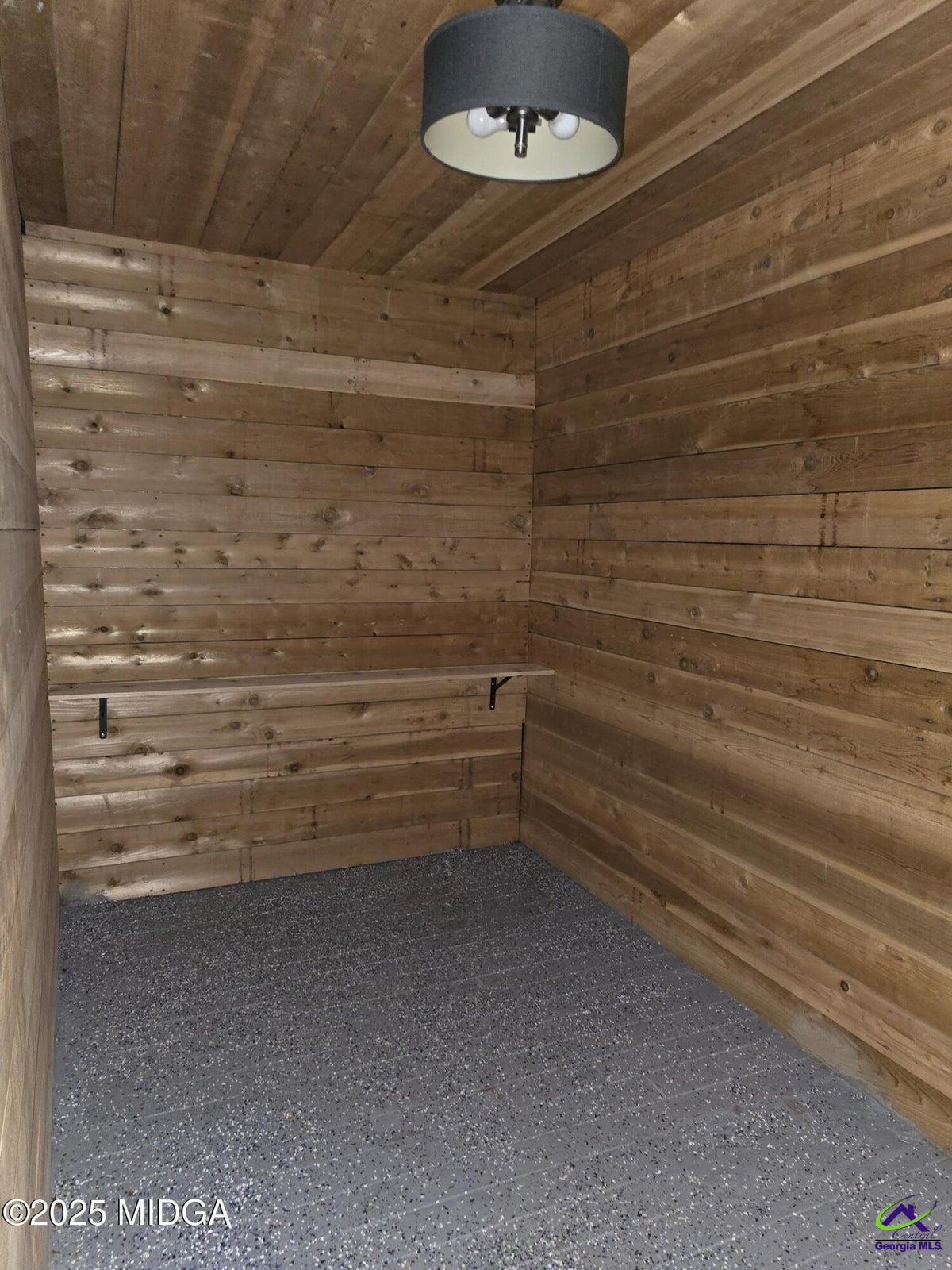 3620 Riverside Drive