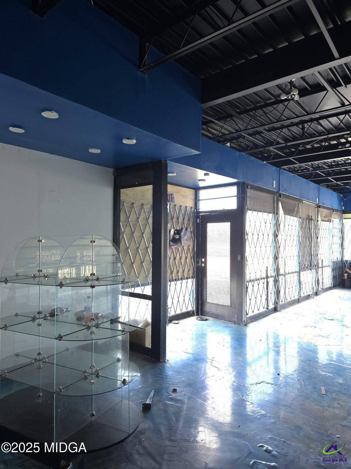 3620 Riverside Drive