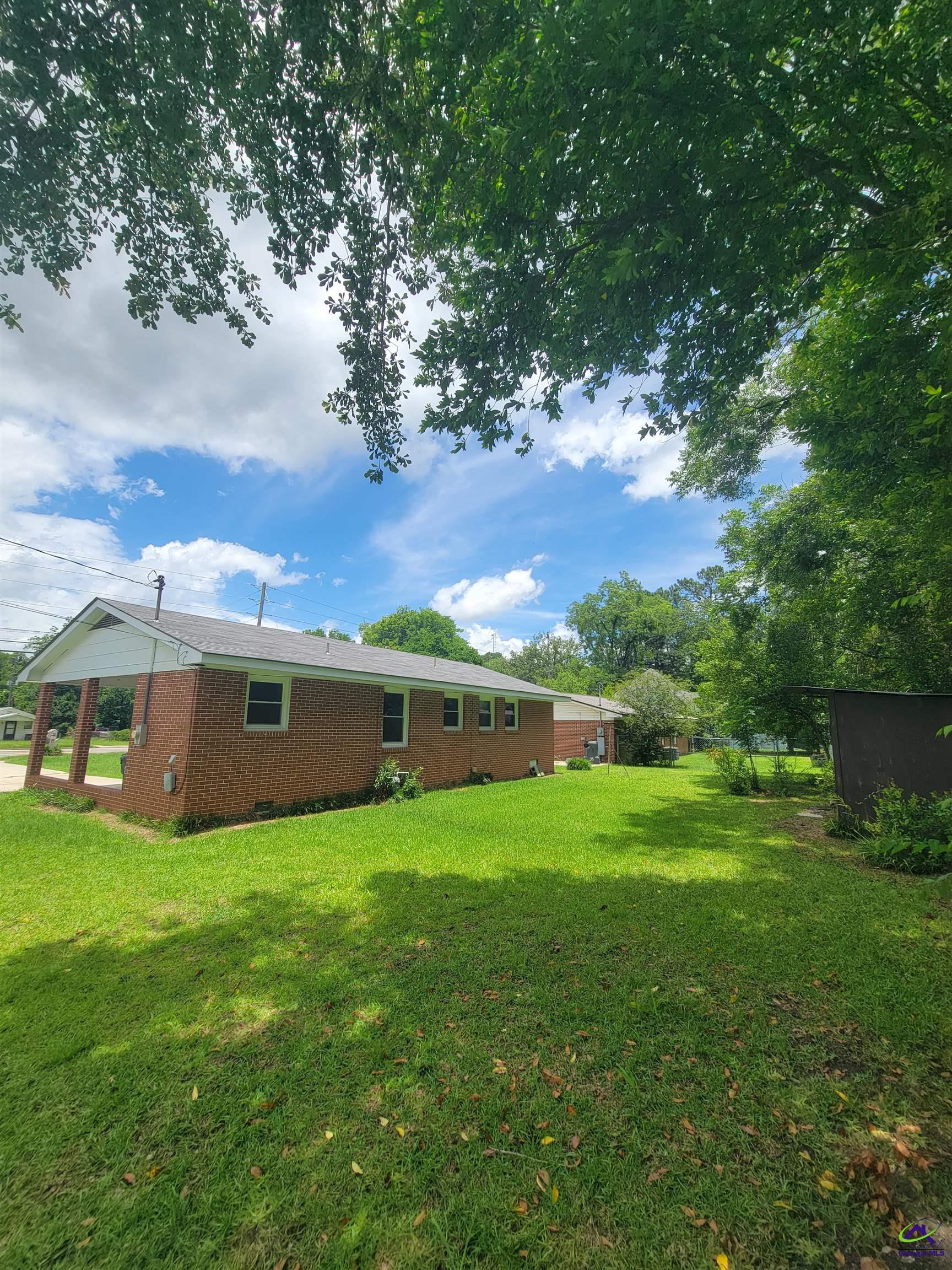 197 W Dykes Street