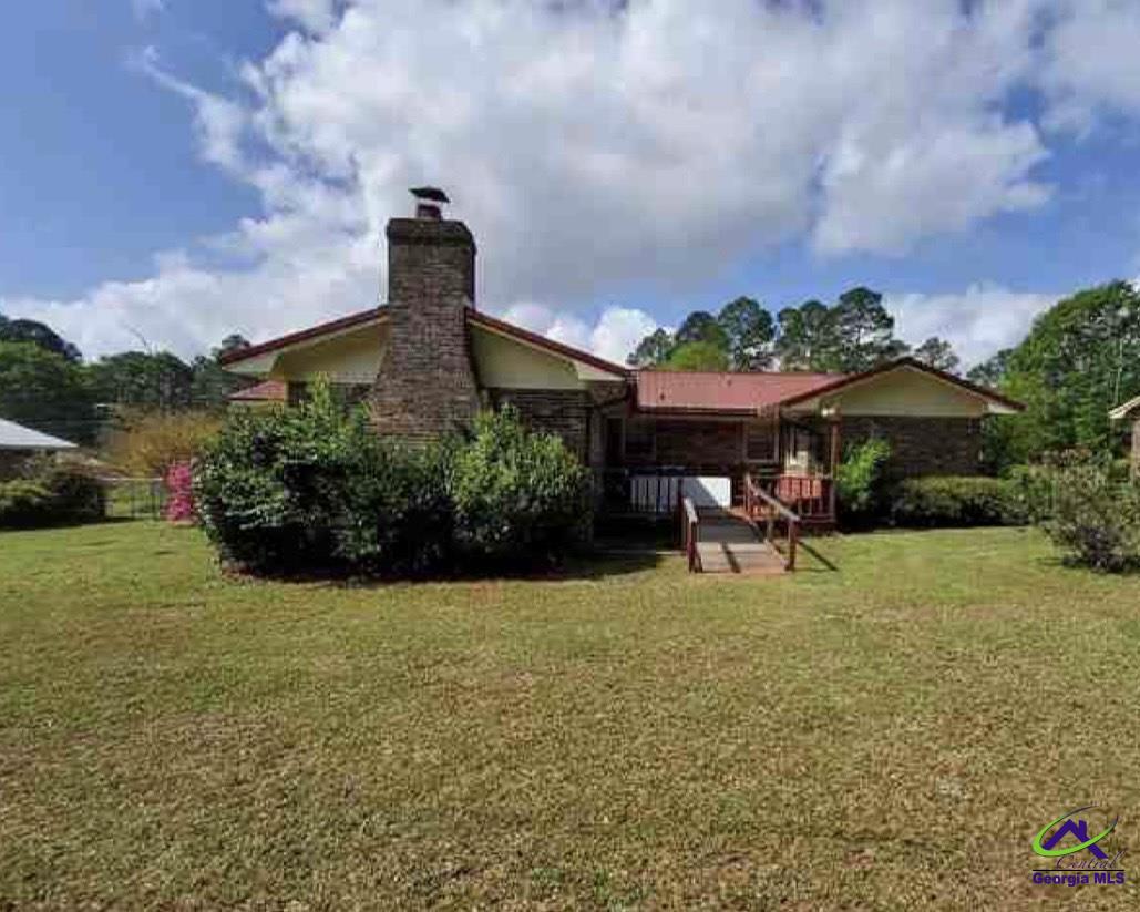 902 Palm Drive