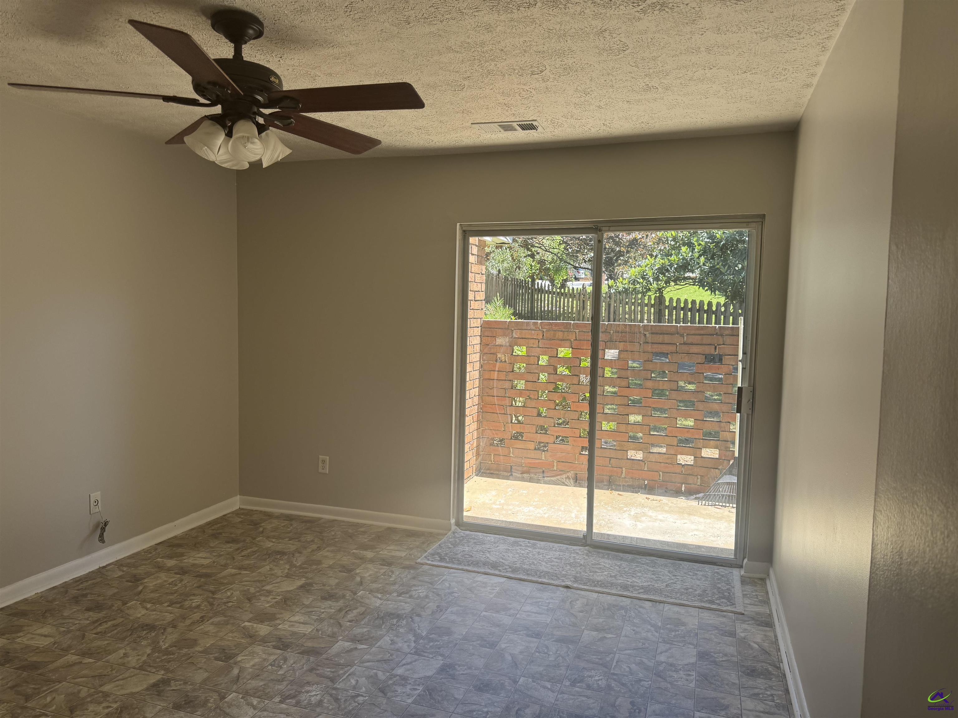 106 Westcliff Circle