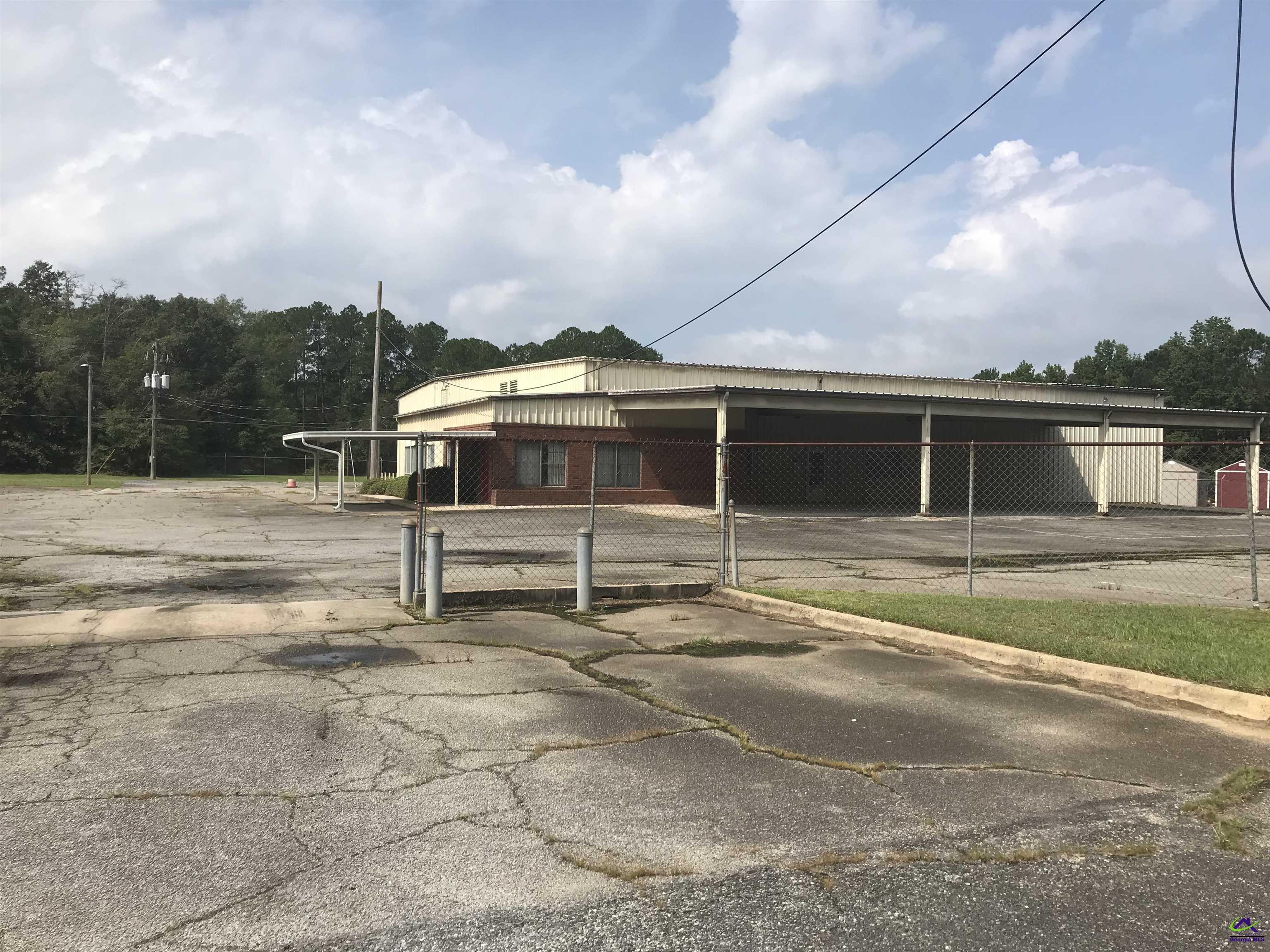 1141 Cochran Highway