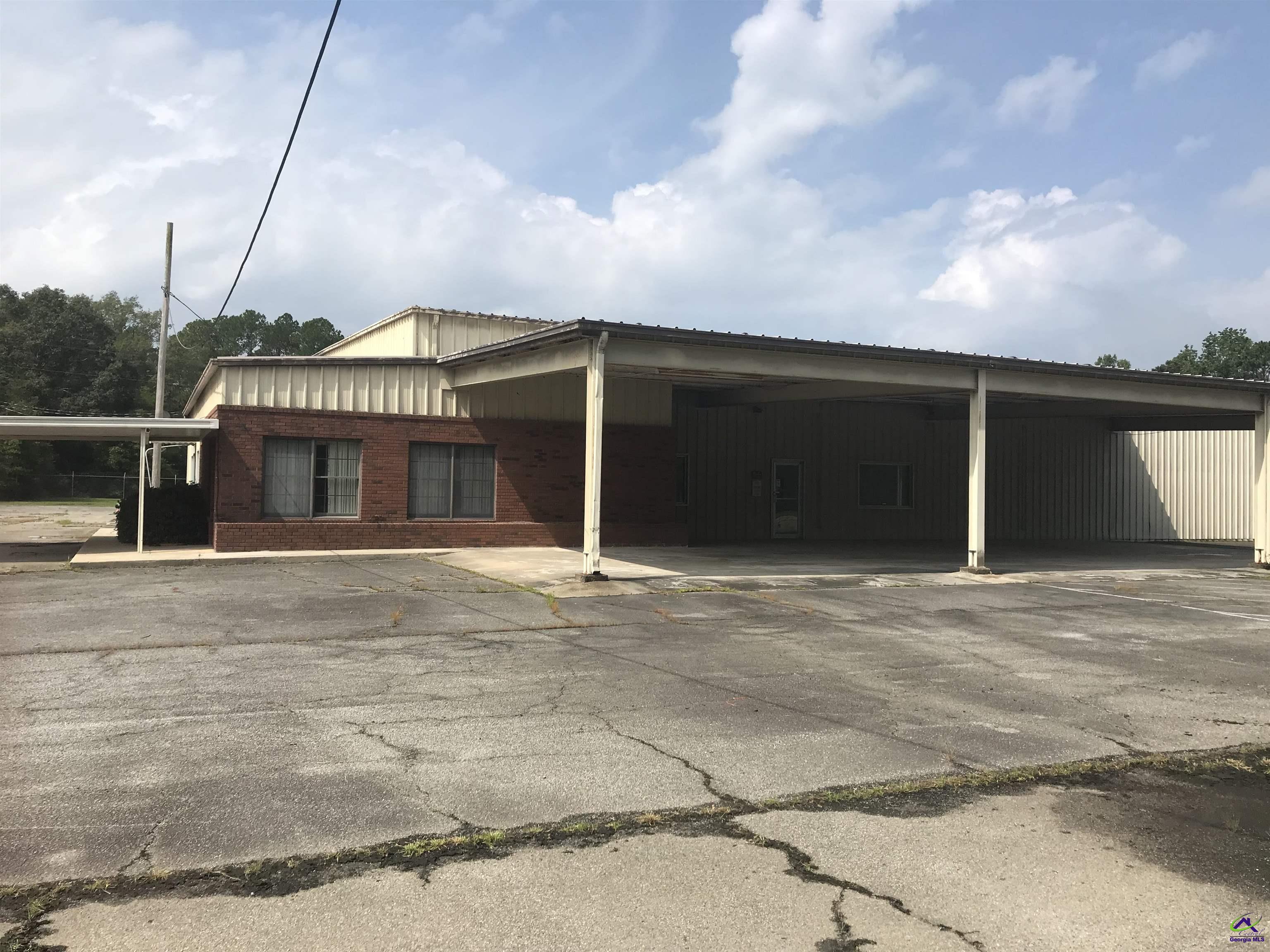 1141 Cochran Highway