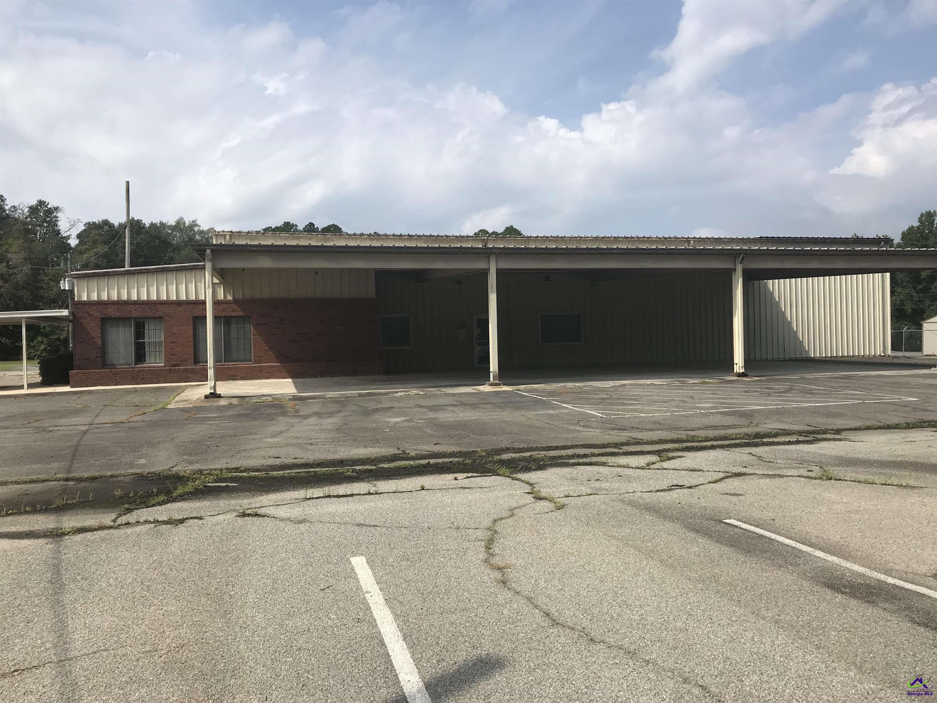 1141 Cochran Highway