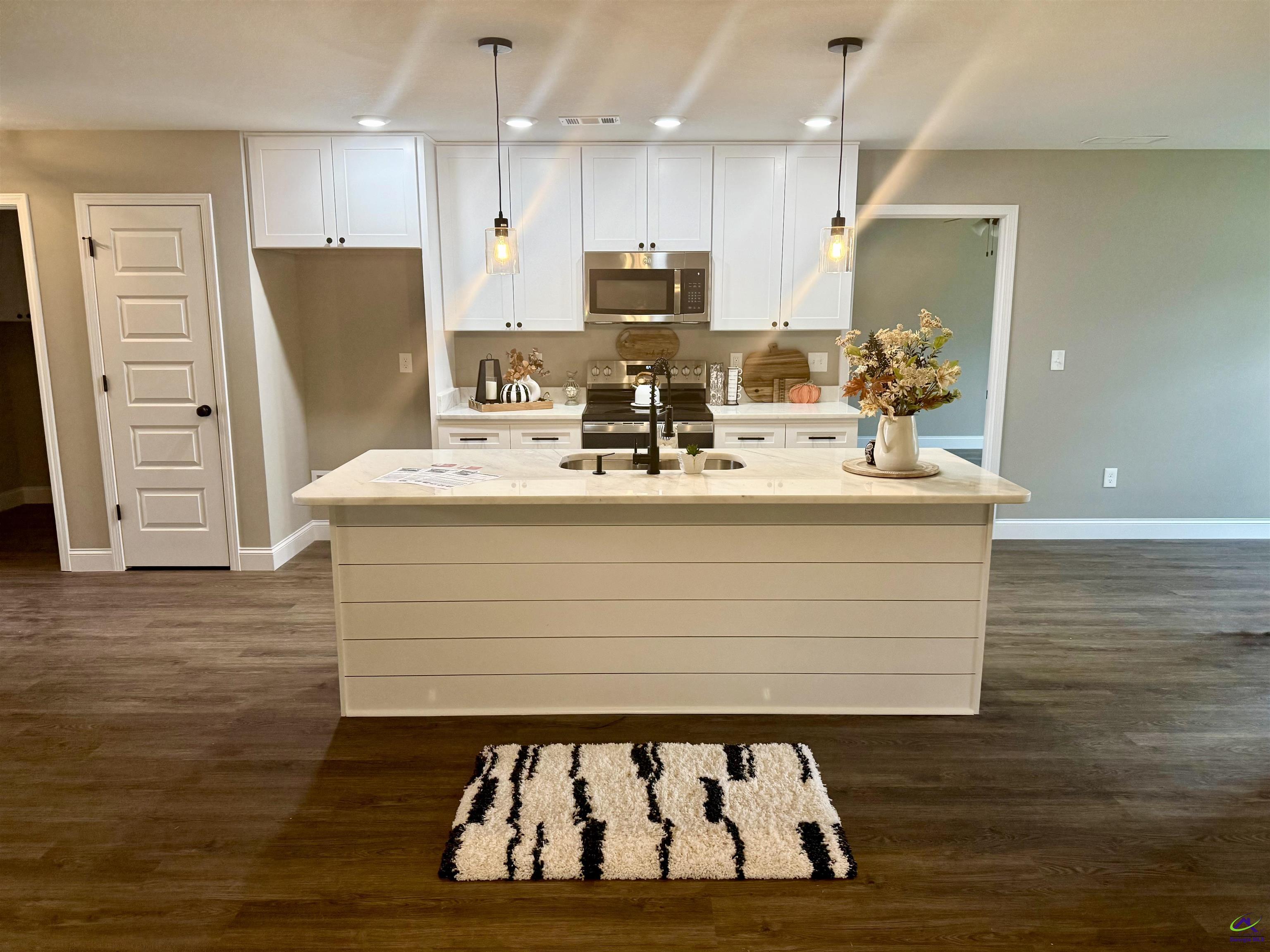 3055 Cellar LN