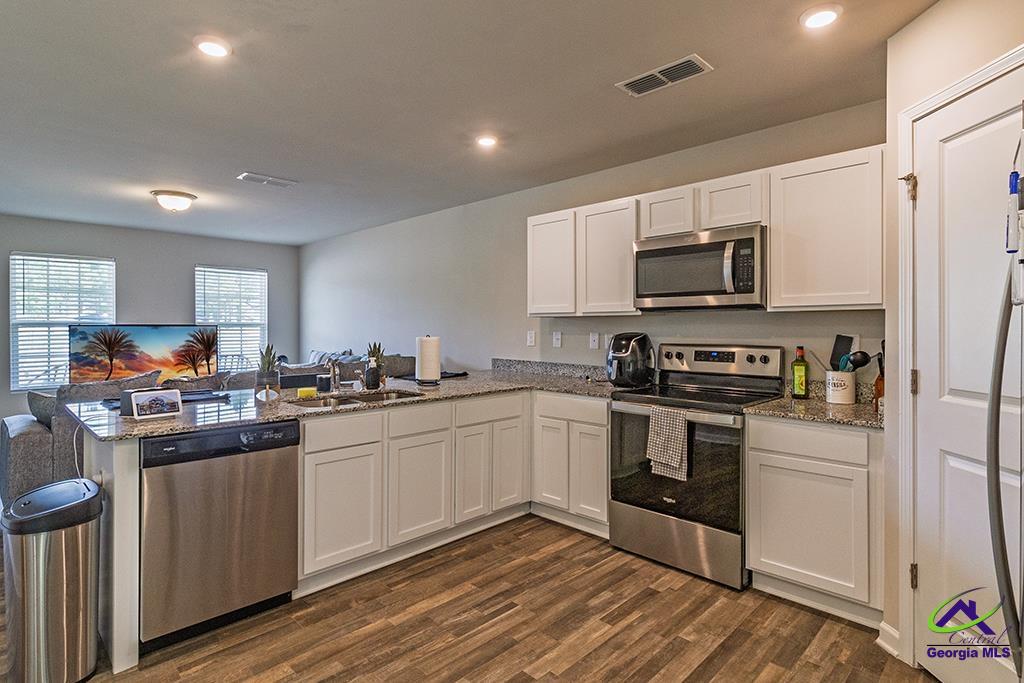 1707 HANNAH Court