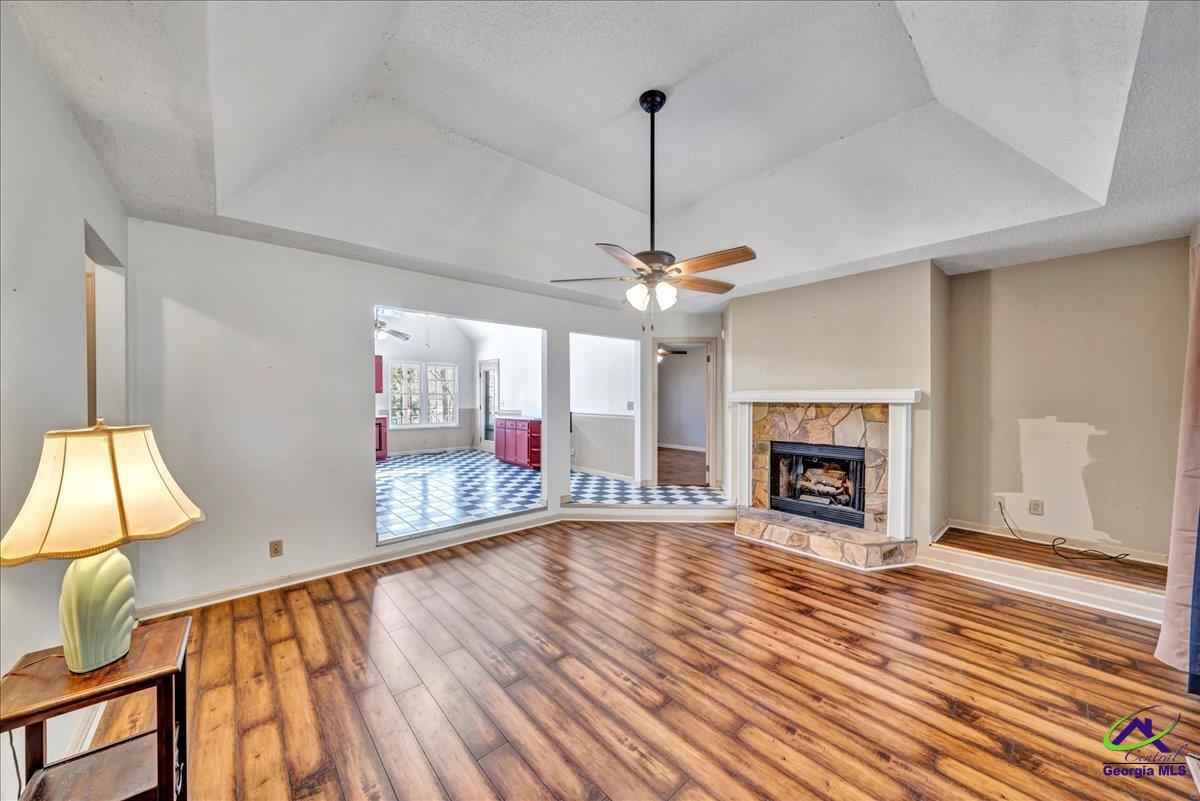 877 Will Scarlet Way