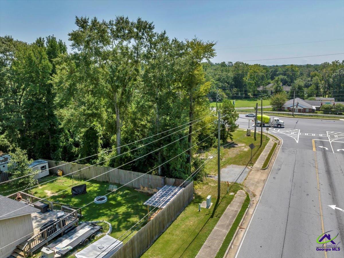 6213/6221 Macon Road