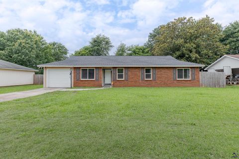 1027 Carl Vinson Centerville GA 31028