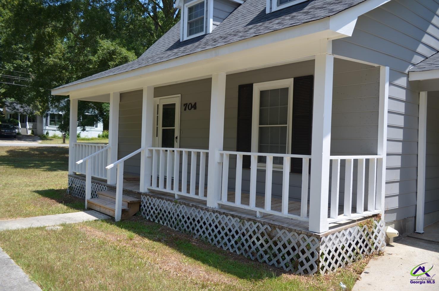 704 Maid Marion Lane
