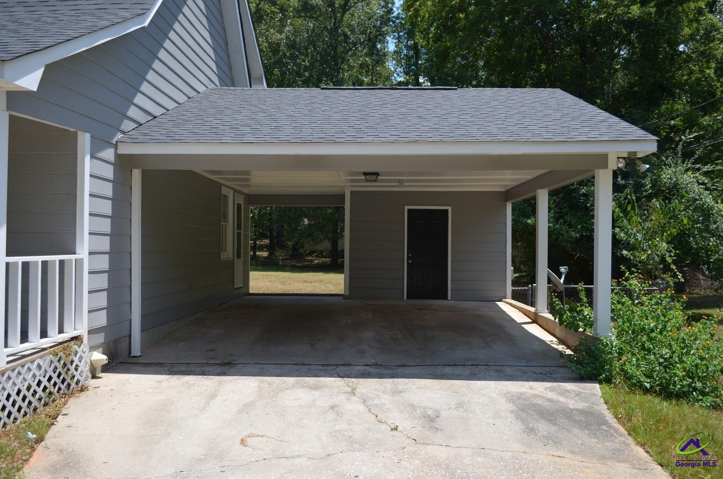 704 Maid Marion Lane