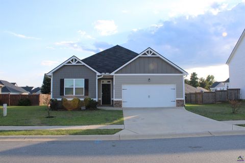 215 Barnyard Way Perry GA 31069