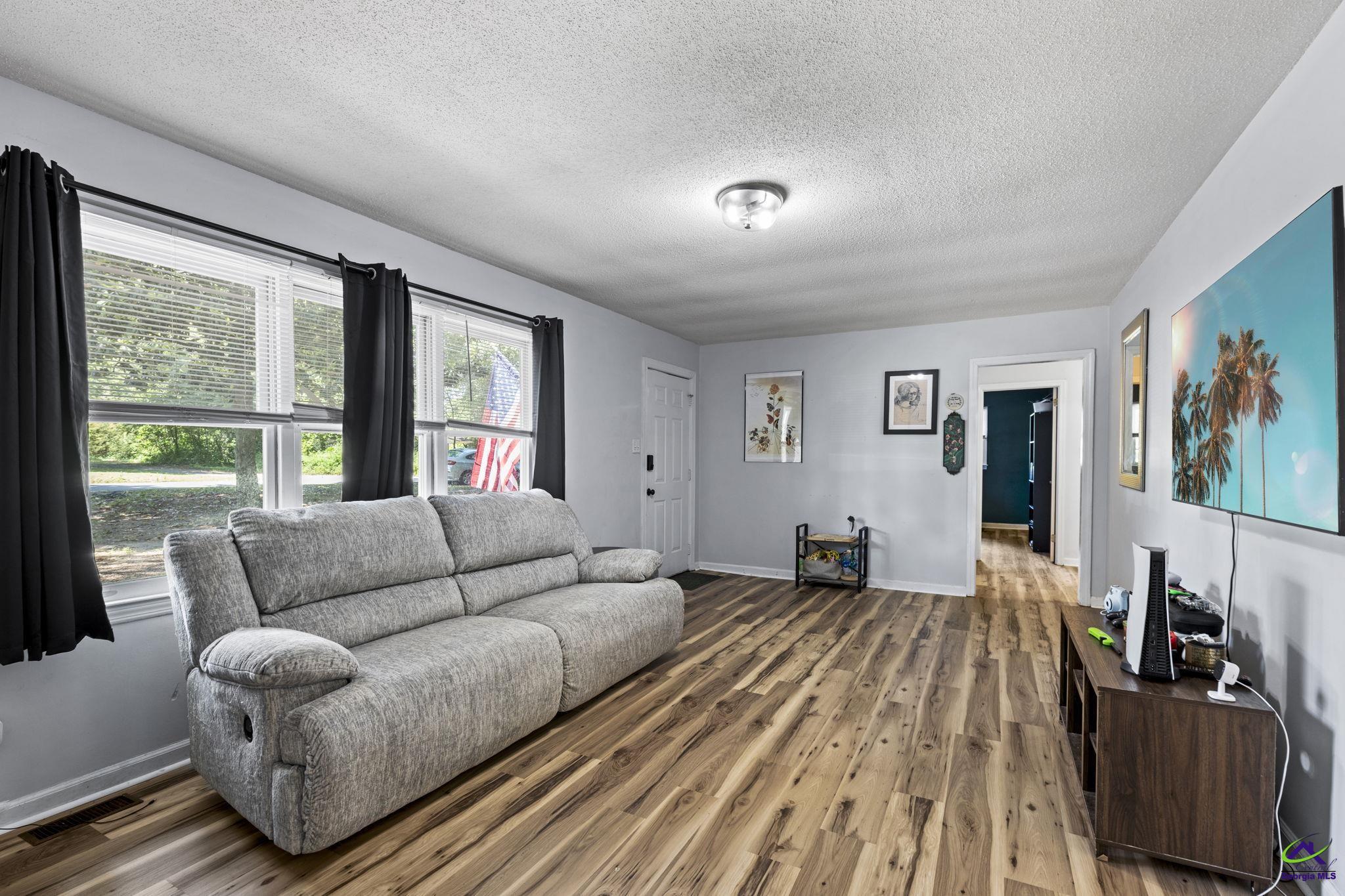 826 Oak Ridge Dr