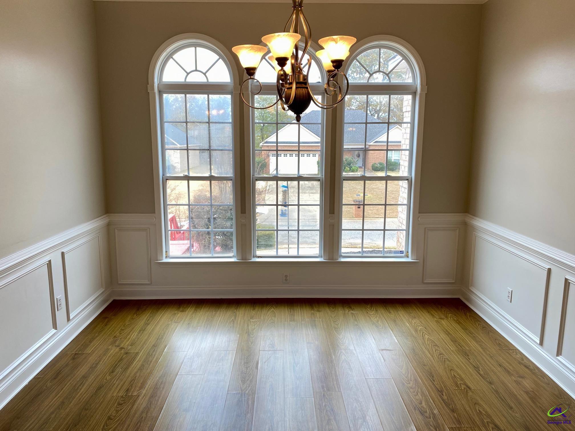 620 Amberley Court