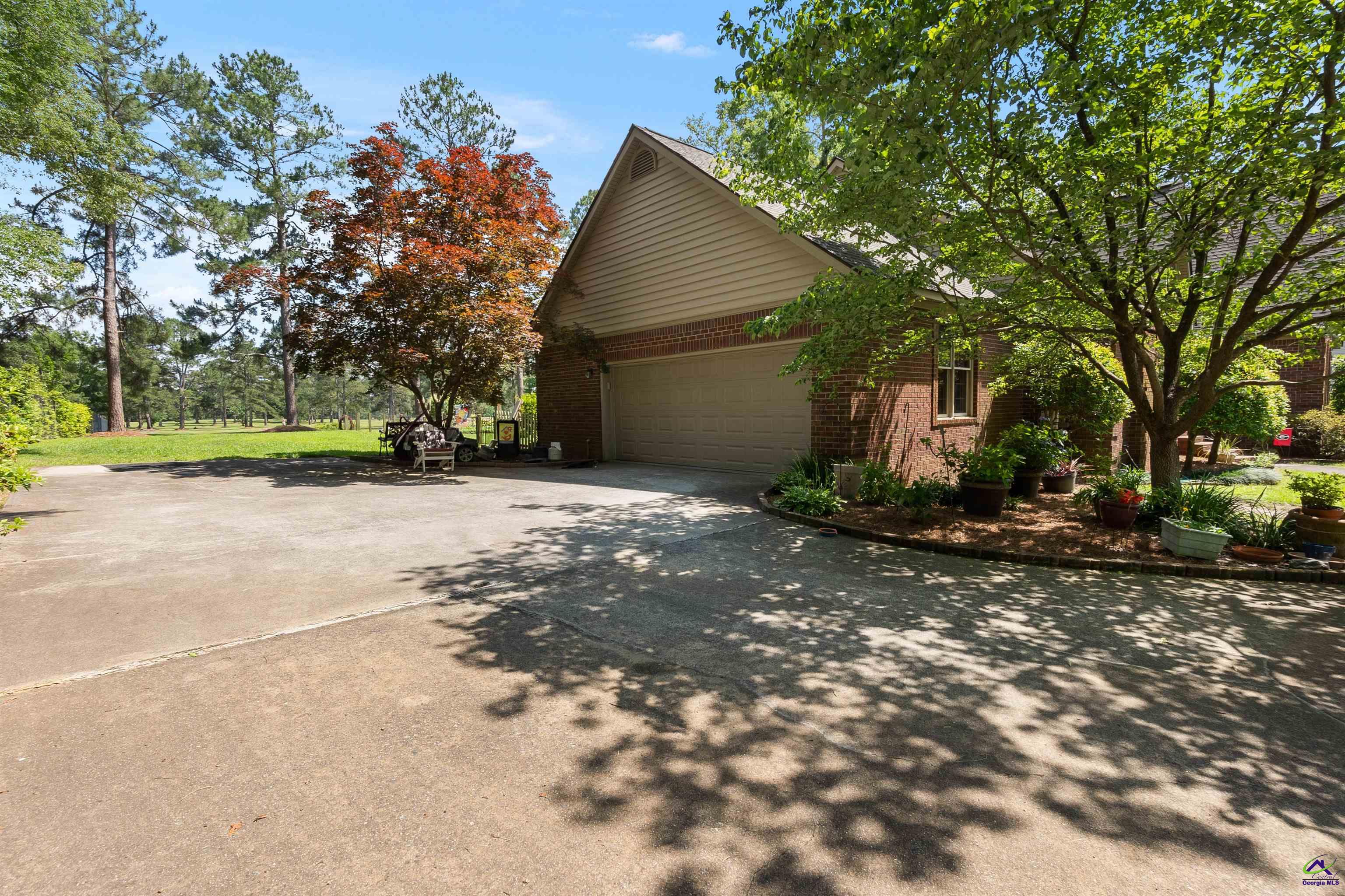 1012 Cherokee Road