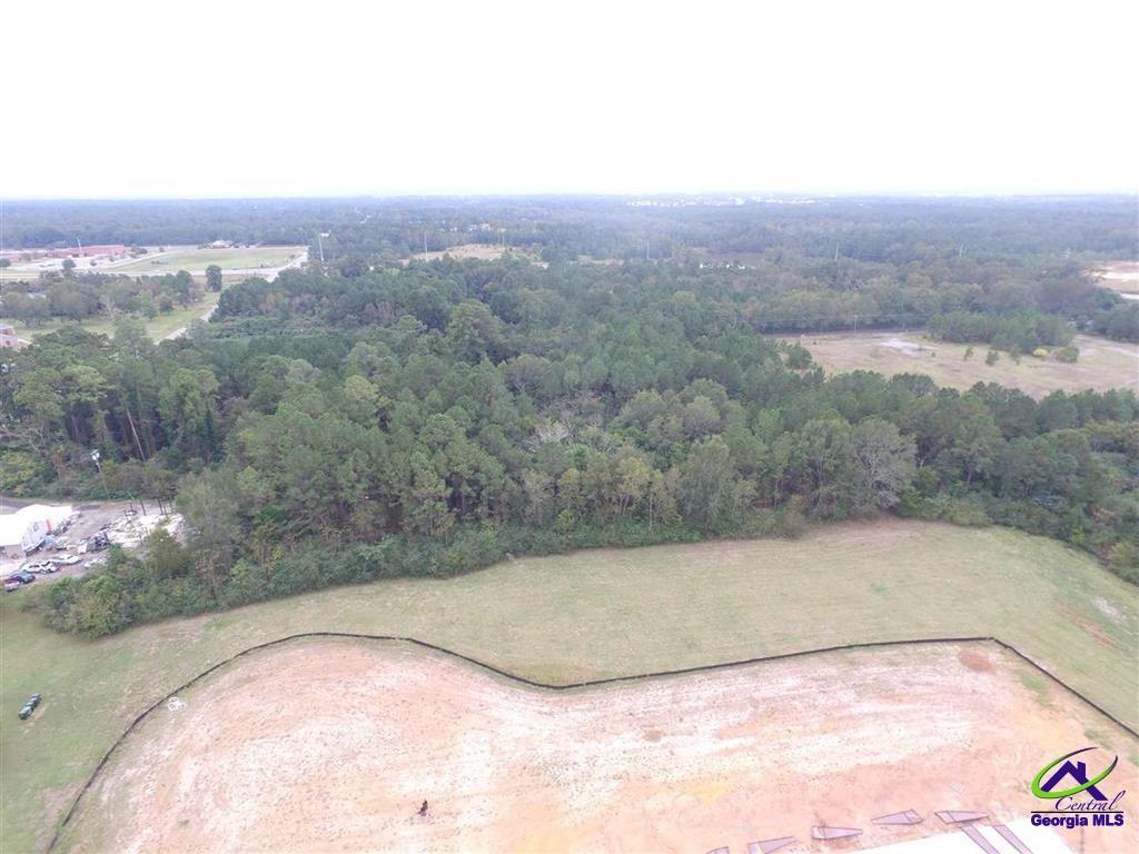 2111 N US Hwy 41