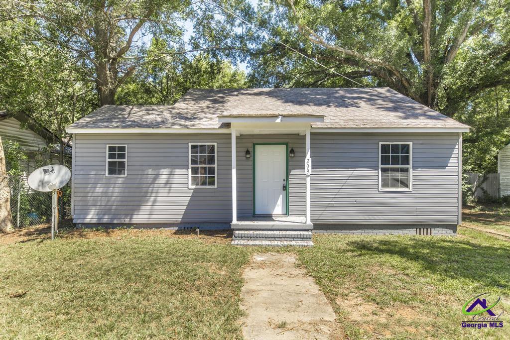 209 Calhoun Street