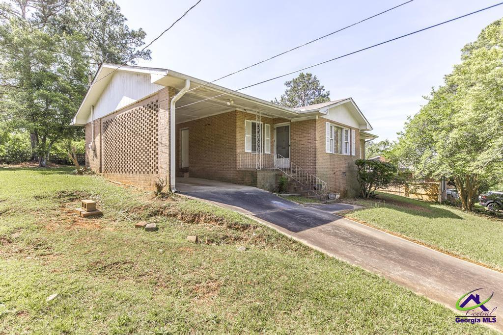 3271 Commodore Drive