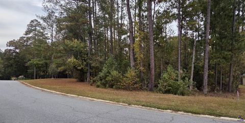 215 Falcon Crest Warner Robins GA 31088