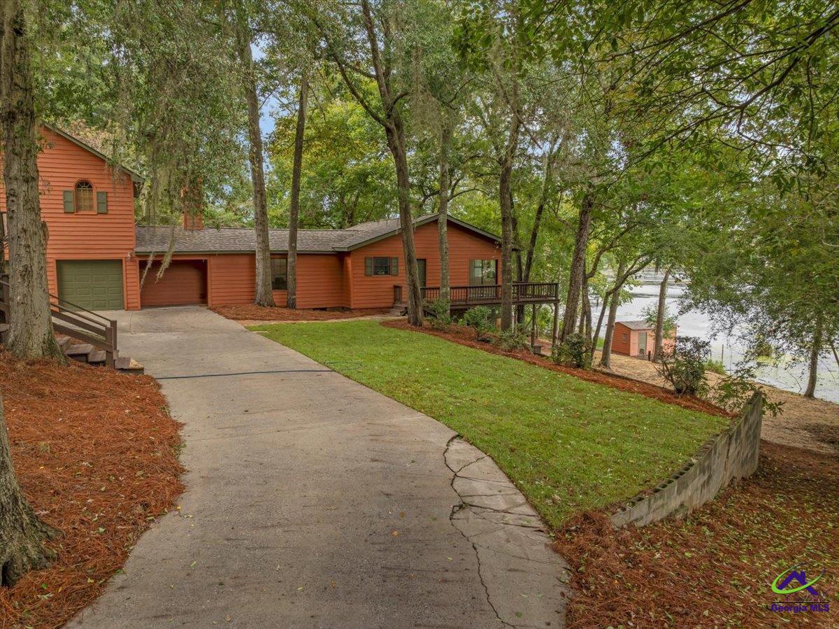 115 S Lake Drive