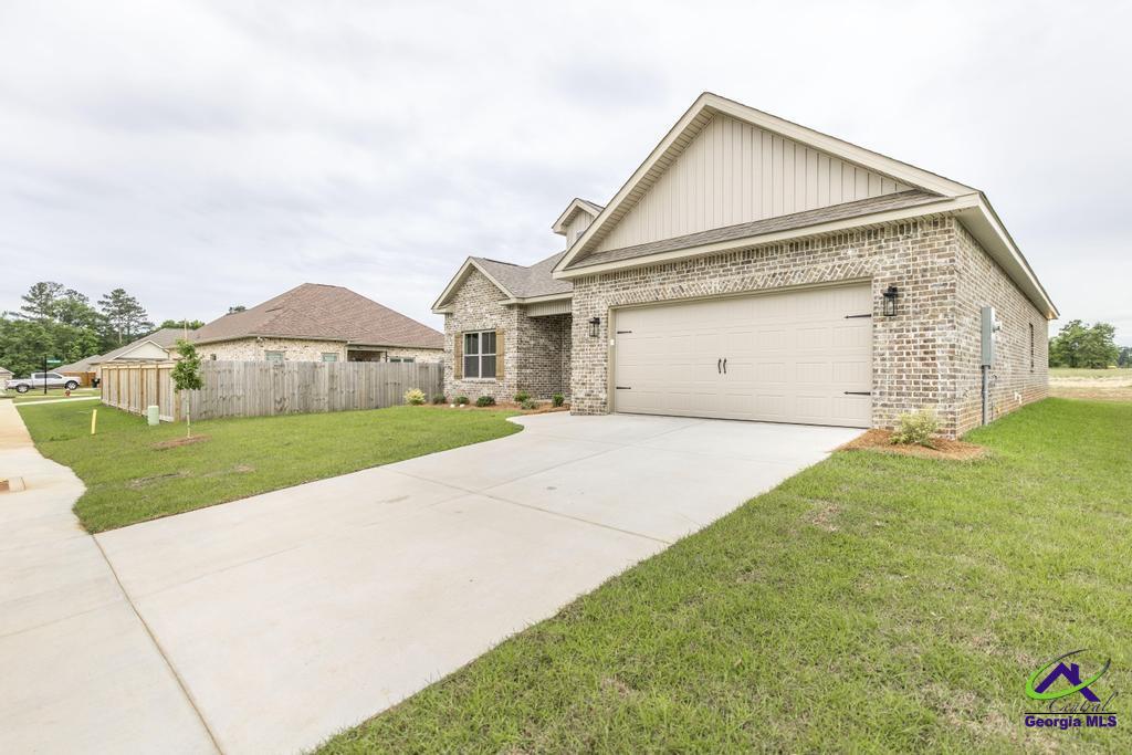 302 Willowbrook Lane