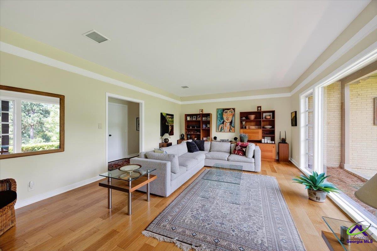 748 Captain Kell Drive