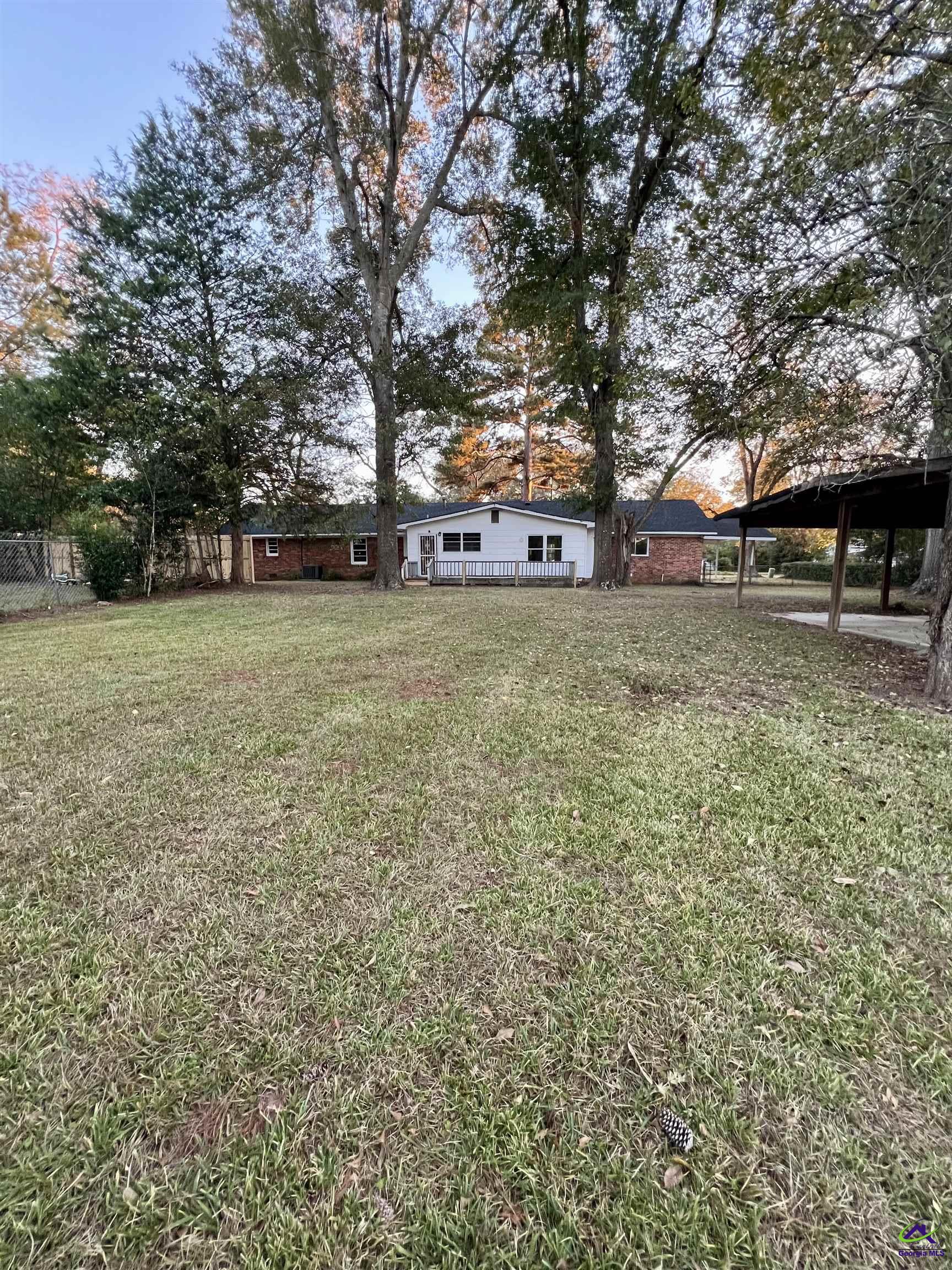 1152 Lovely Lane