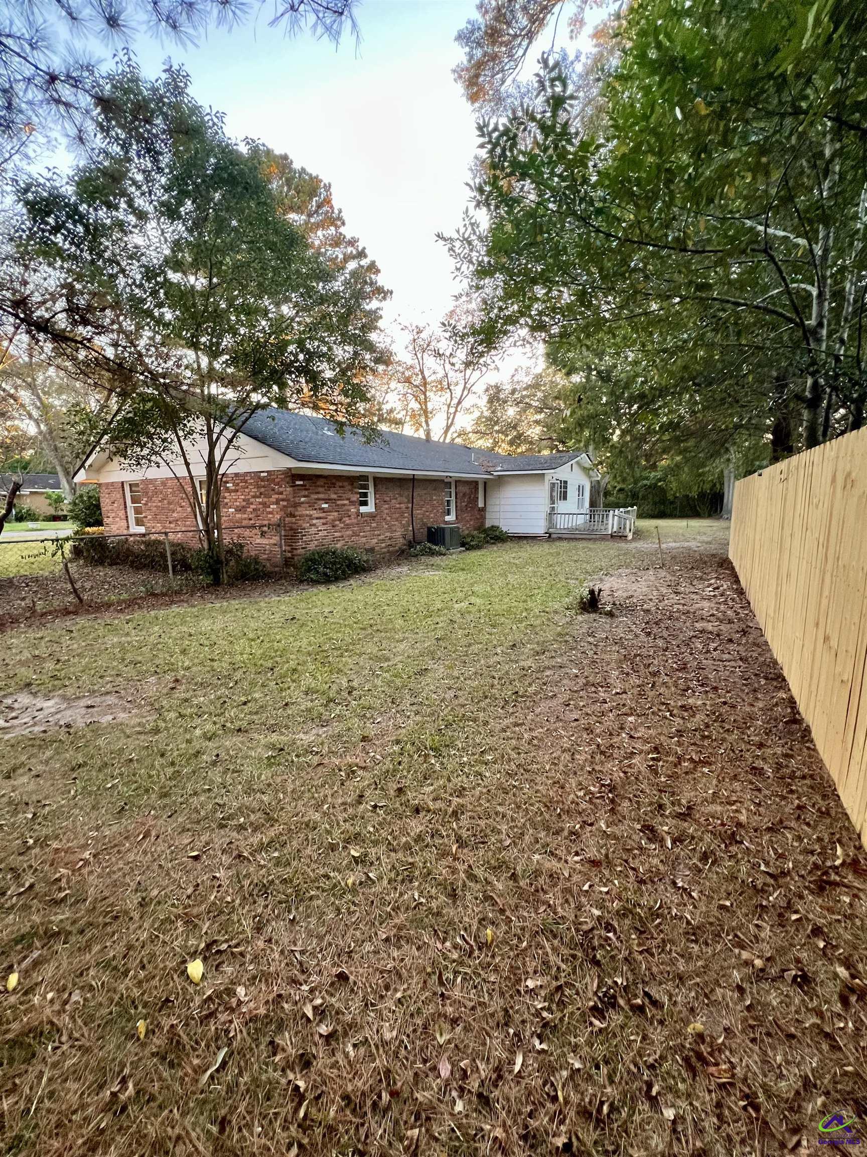 1152 Lovely Lane