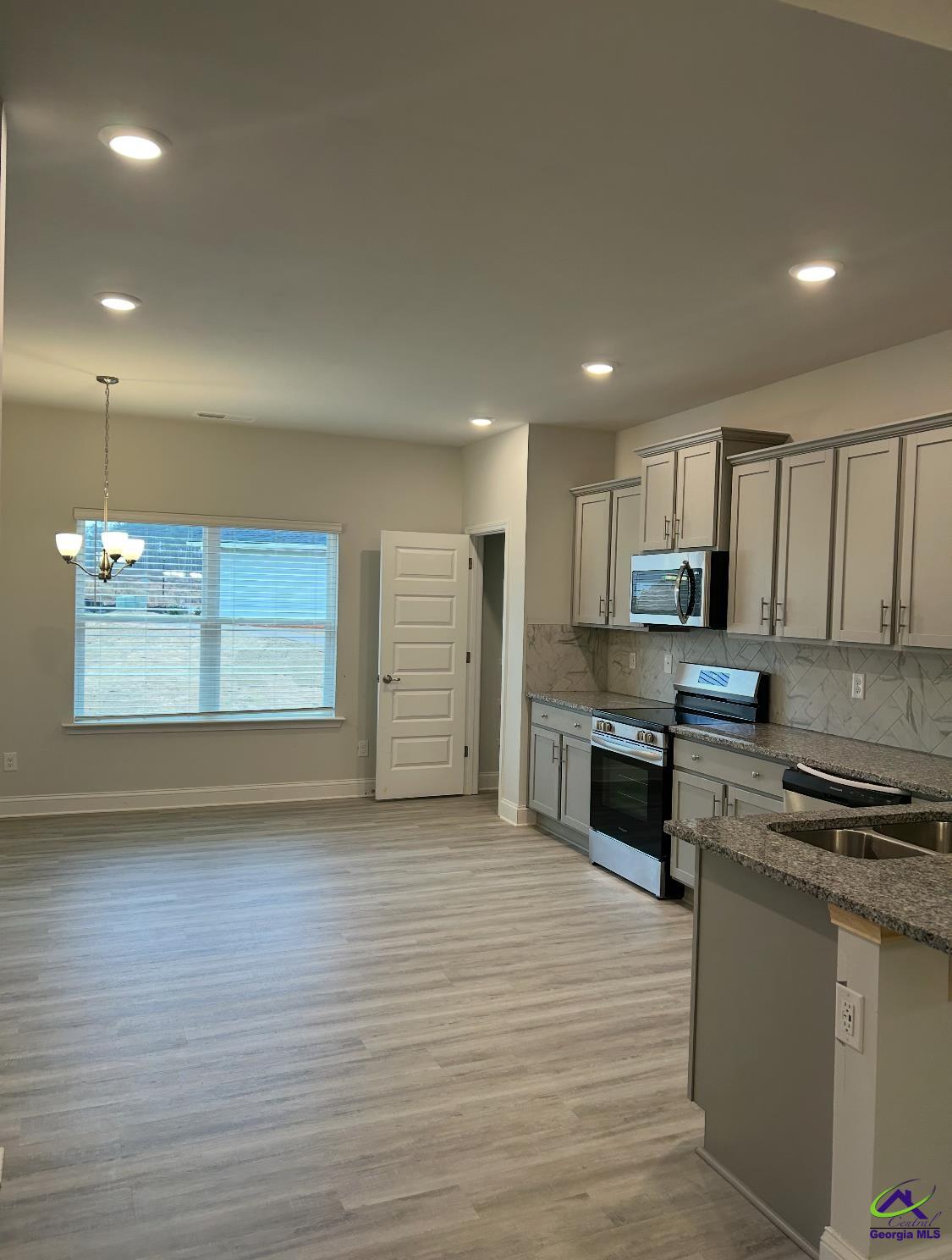 1302 Barrington Pl Cove