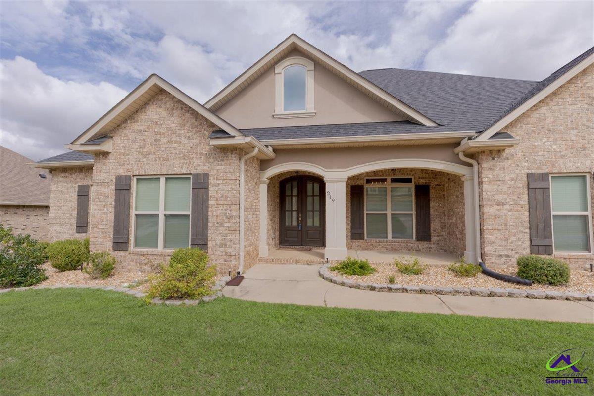 219 Rustic Live Oak Trail