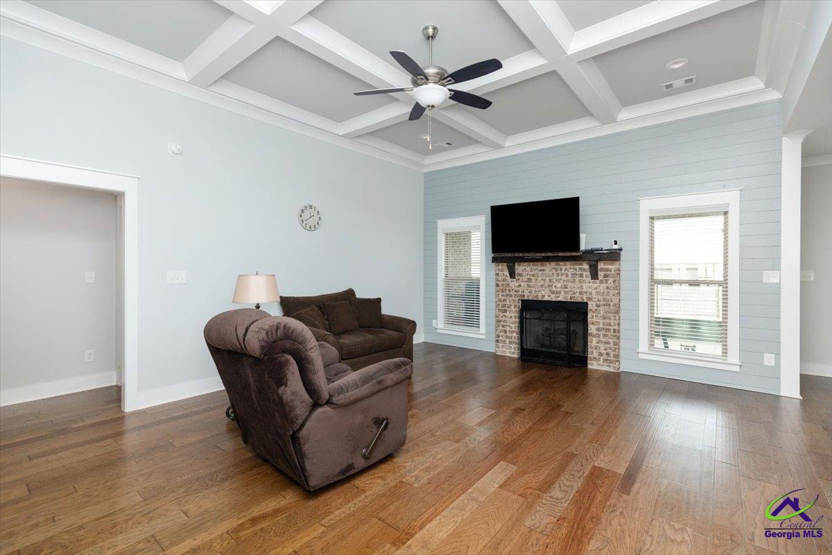 219 Rustic Live Oak Trail