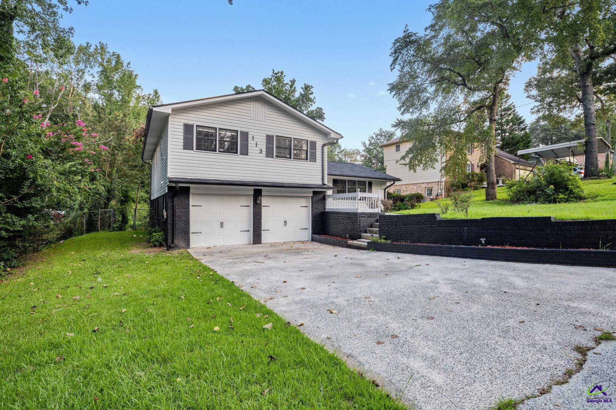 113 Colonial Road
