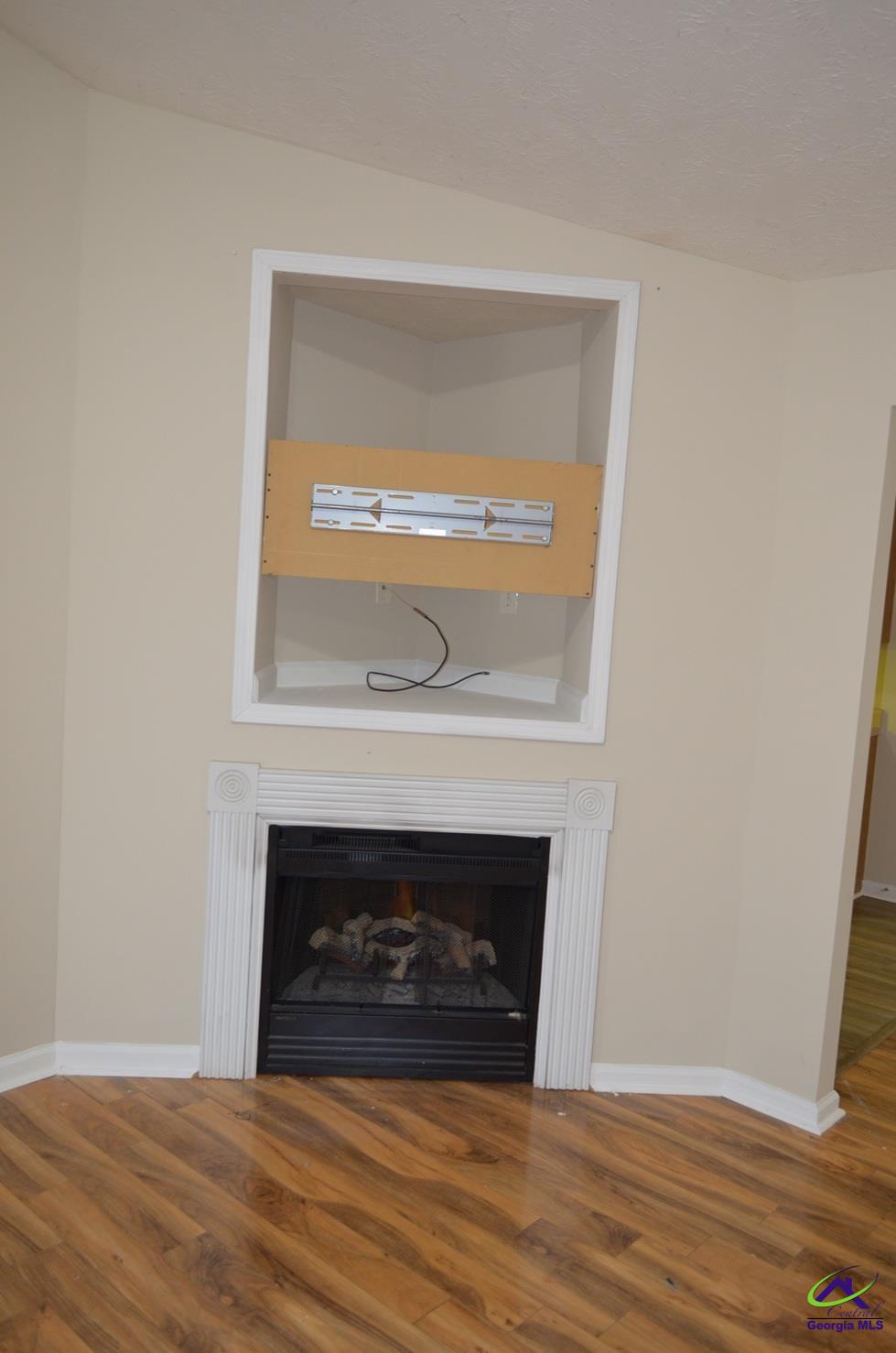 4562 Pine Valley Drive