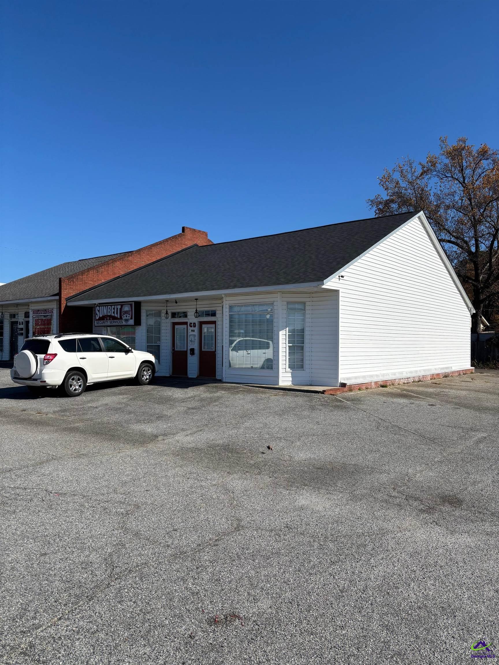 748 N Houston Road