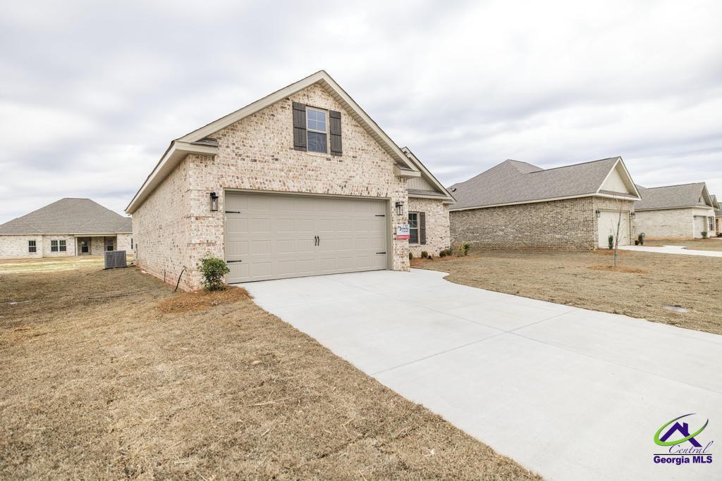 527 Bristleleaf Path