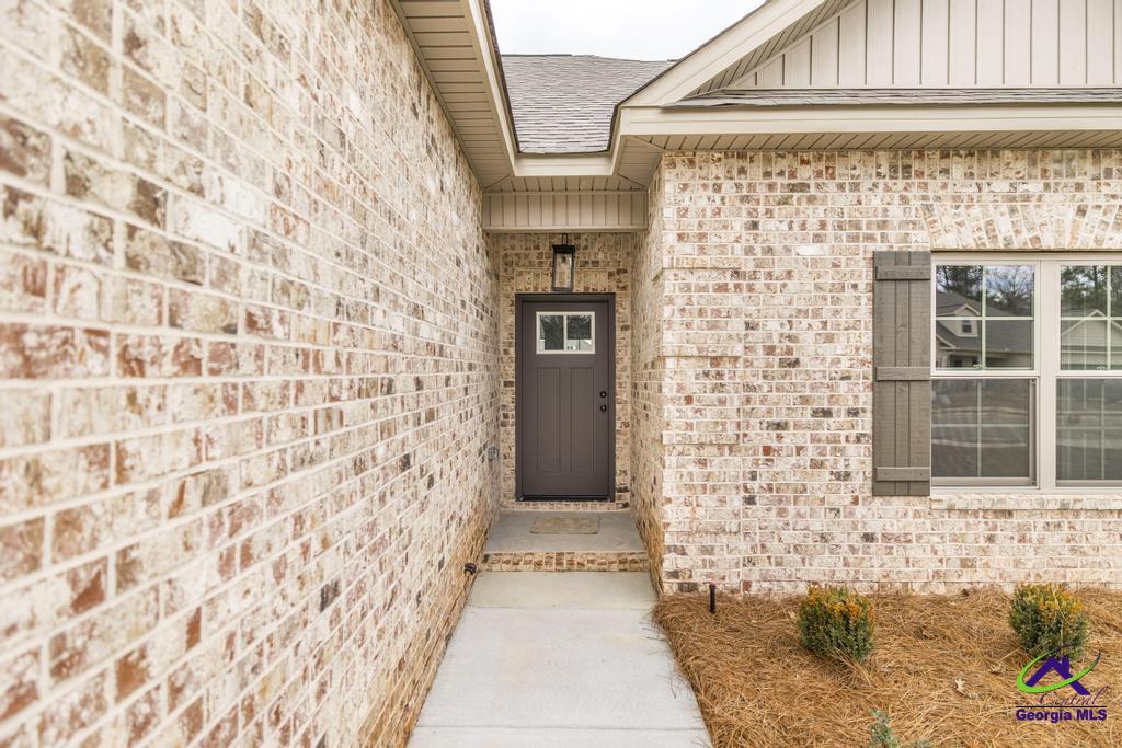 527 Bristleleaf Path