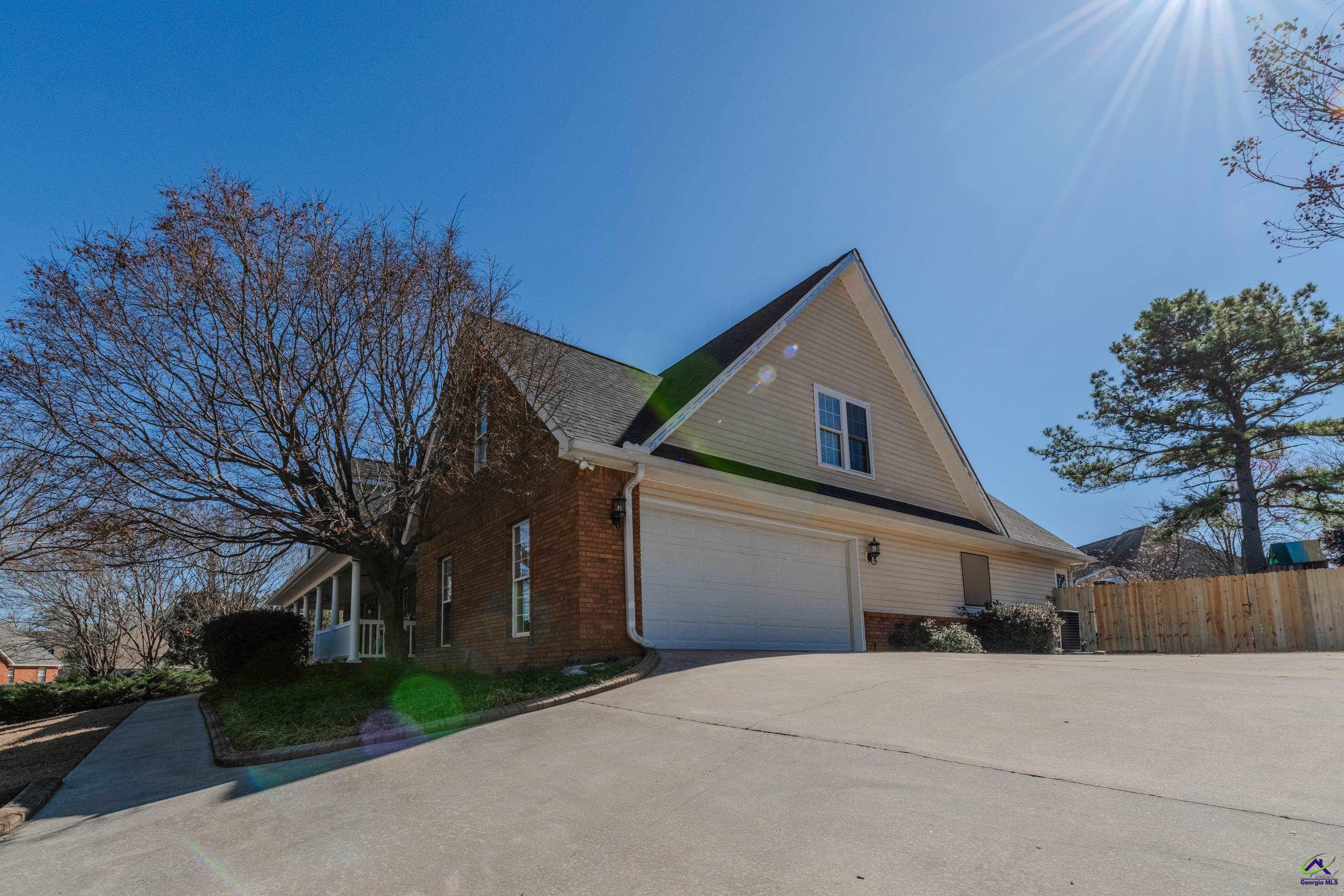 611 Bay Laurel Circle