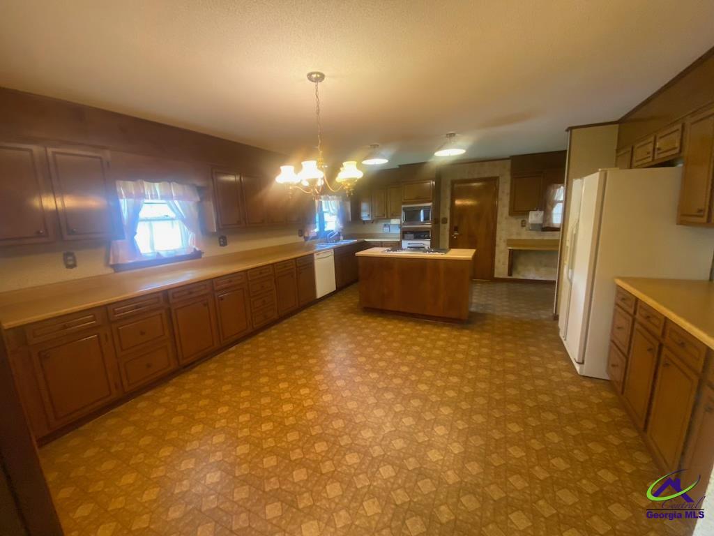 5864 Porterfield Circle
