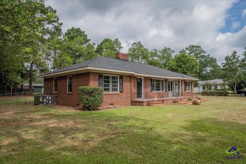 409 hardeman ave Fort Valley GA 31030