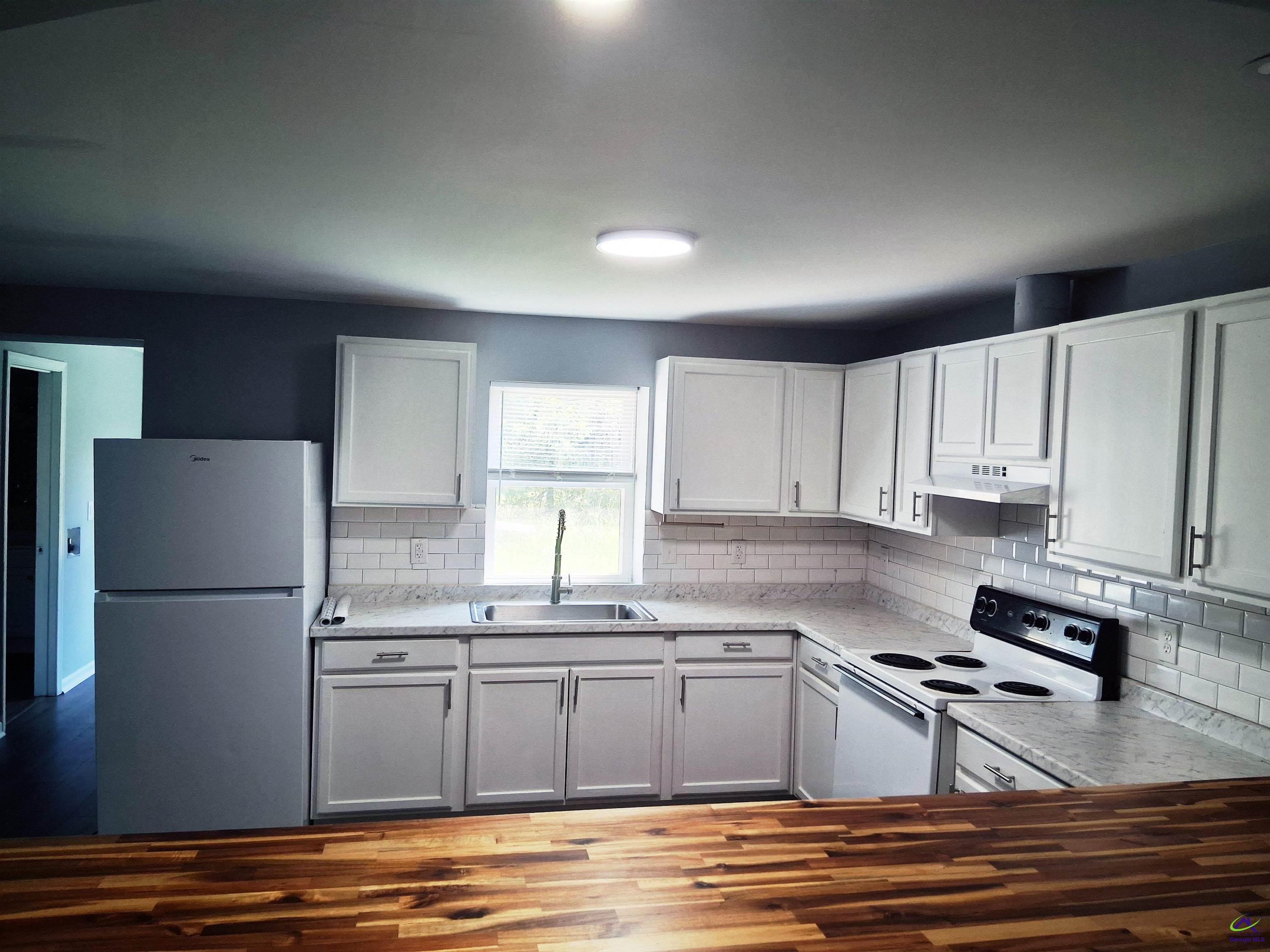 3990 Atlantic Avenue