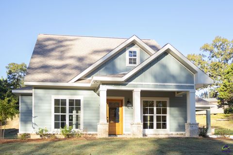 905 Massee LN Perry GA 31088