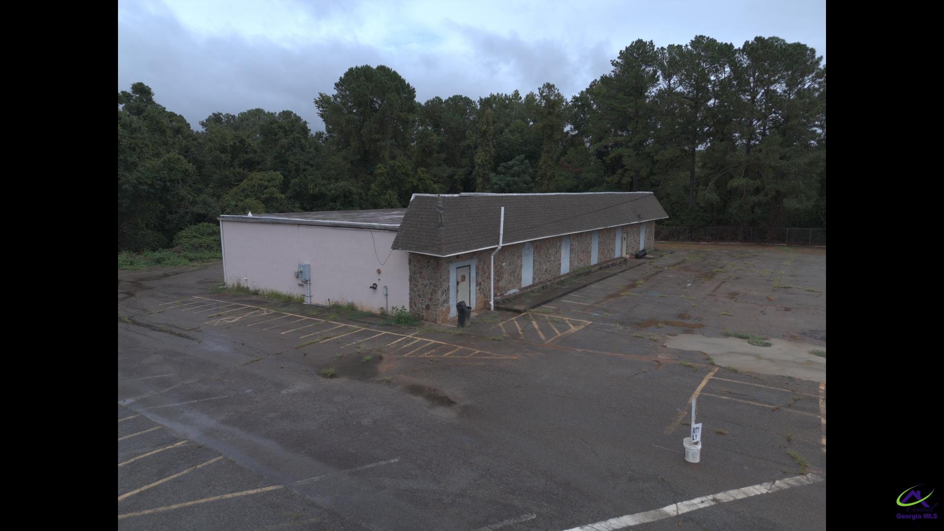 2070 Watson Blvd.