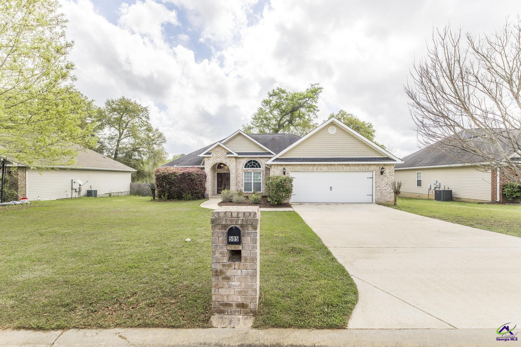 505 Amberley Court